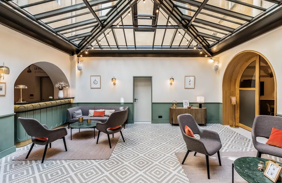 Le Phenix Hotel-1