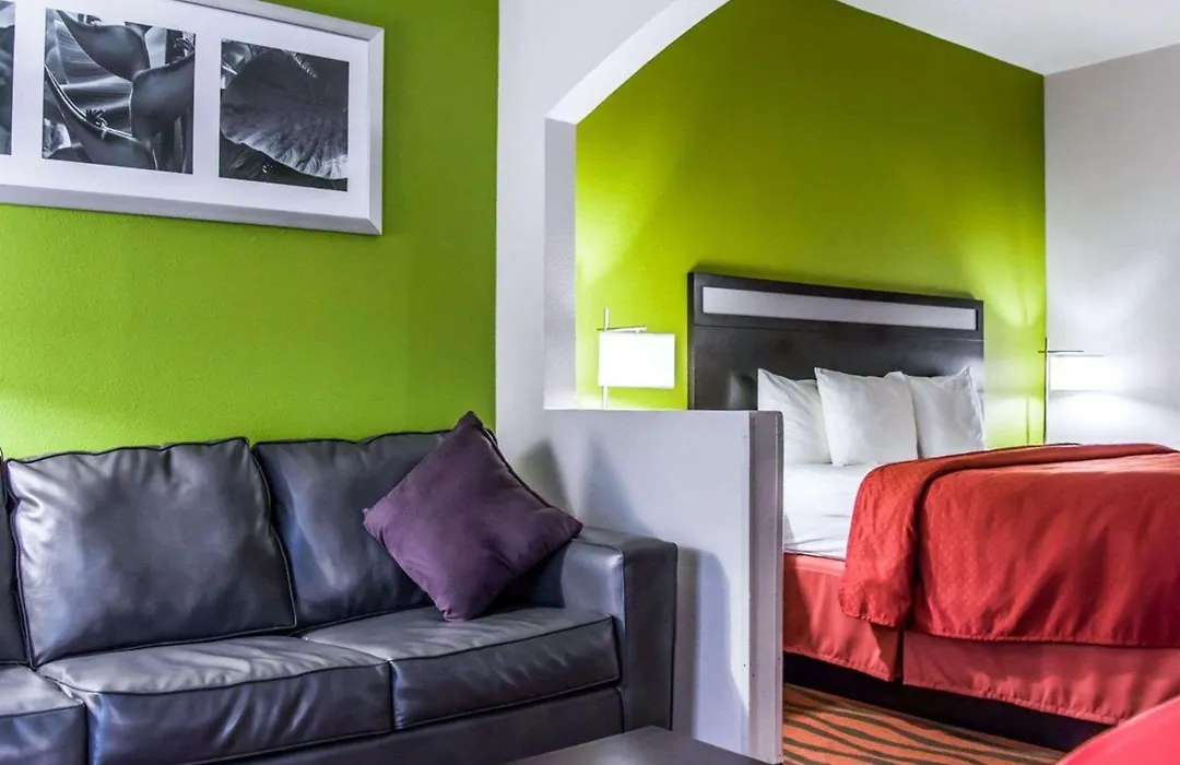 Quality Suites Fort Myers I-75-1