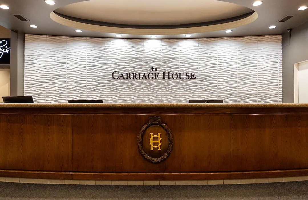 Carriage House Hotel And Conference Centre-1