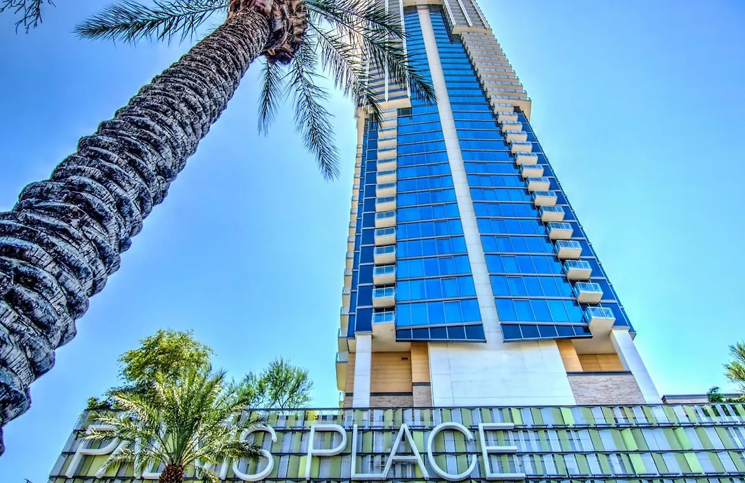 Luxury Suites At Palms Place-1