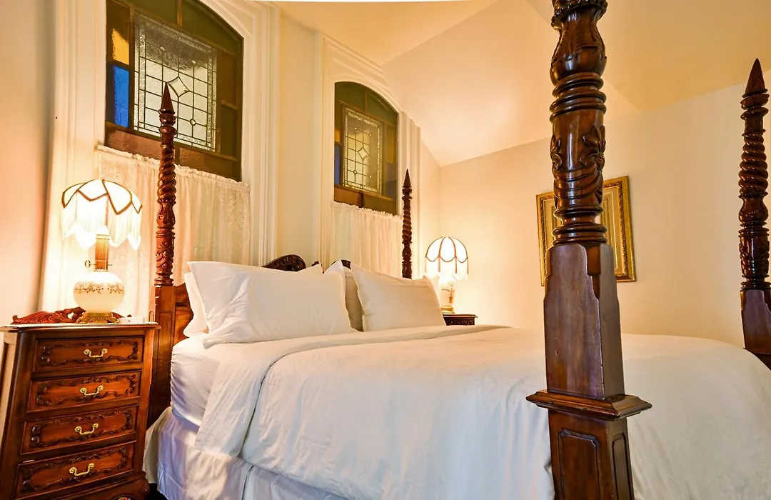 Amethyst Inn-1