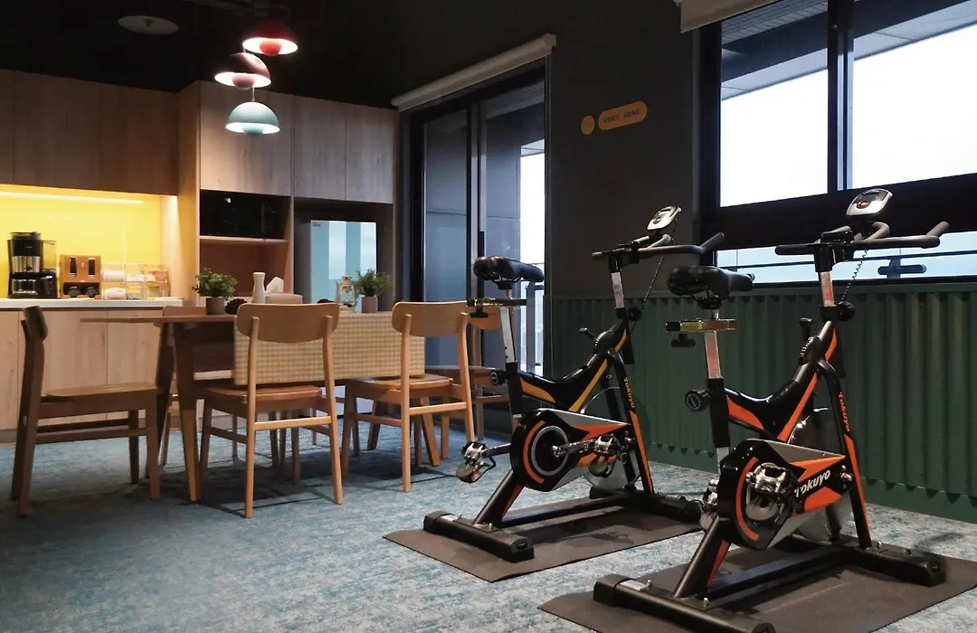 Roaders Plus Hotel - Taipei Station-1