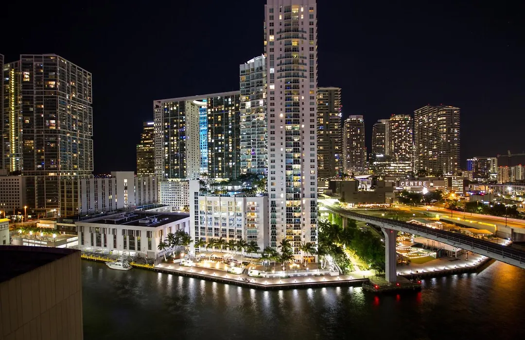 Comfort Inn & Suites Downtown Brickell-Port Of Miami-1