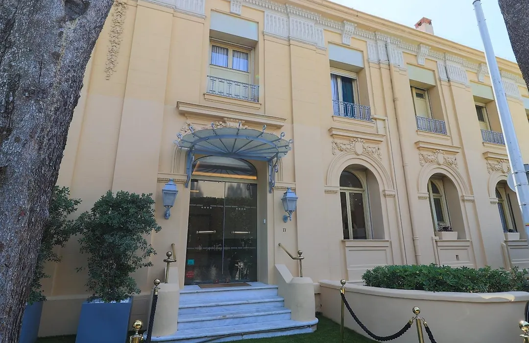 Hotel Petit Palais-1