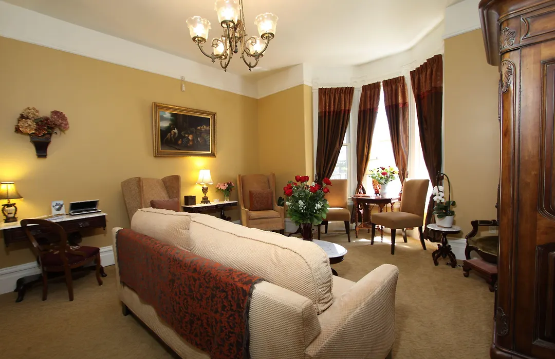 Hennessey House Bed And Breakfast-1