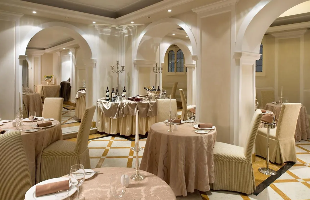 Hotel Carlton On The Grand Canal-1