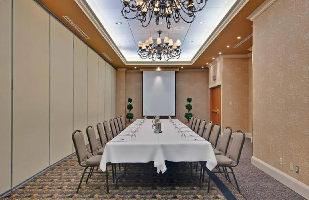 Holiday Inn & Suites Ottawa Kanata By Ihg-1