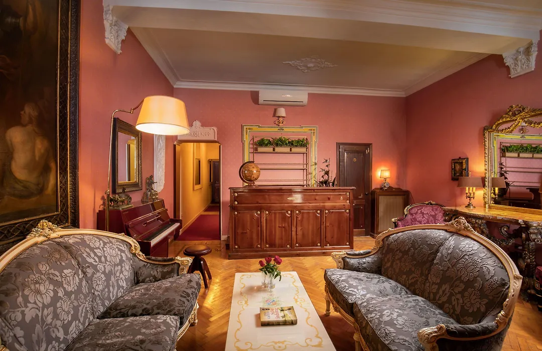 Residenza Frattina-1