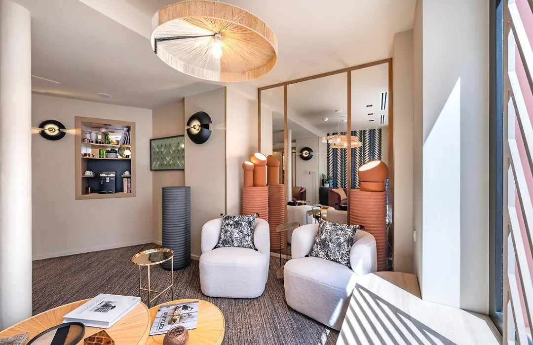 O.Lysee Hotel-1