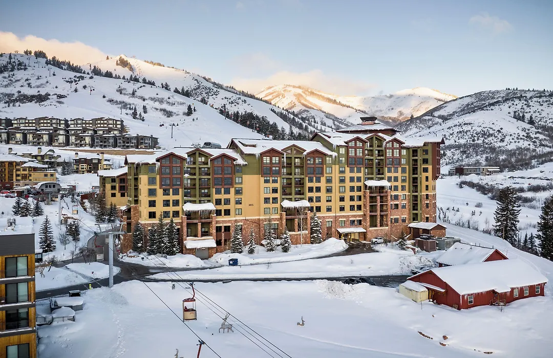 The Grand Summit Condos-1