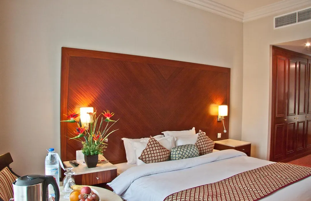 Regent Palace Hotel-1