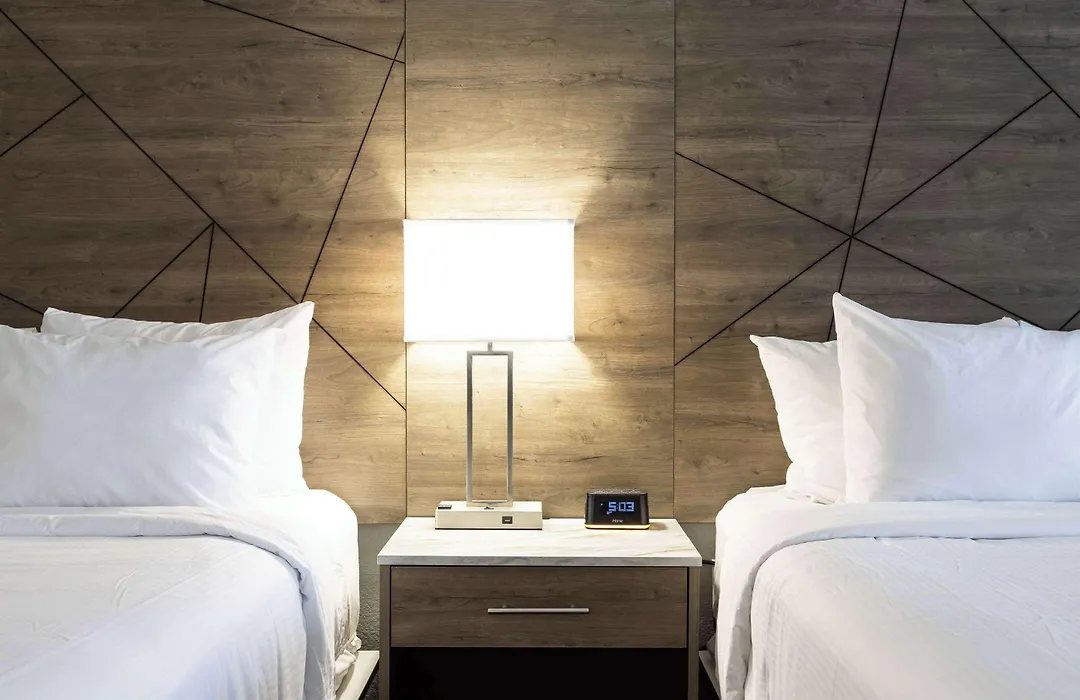Rodeway Inn & Suites Near Outlet Mall - Asheville-1