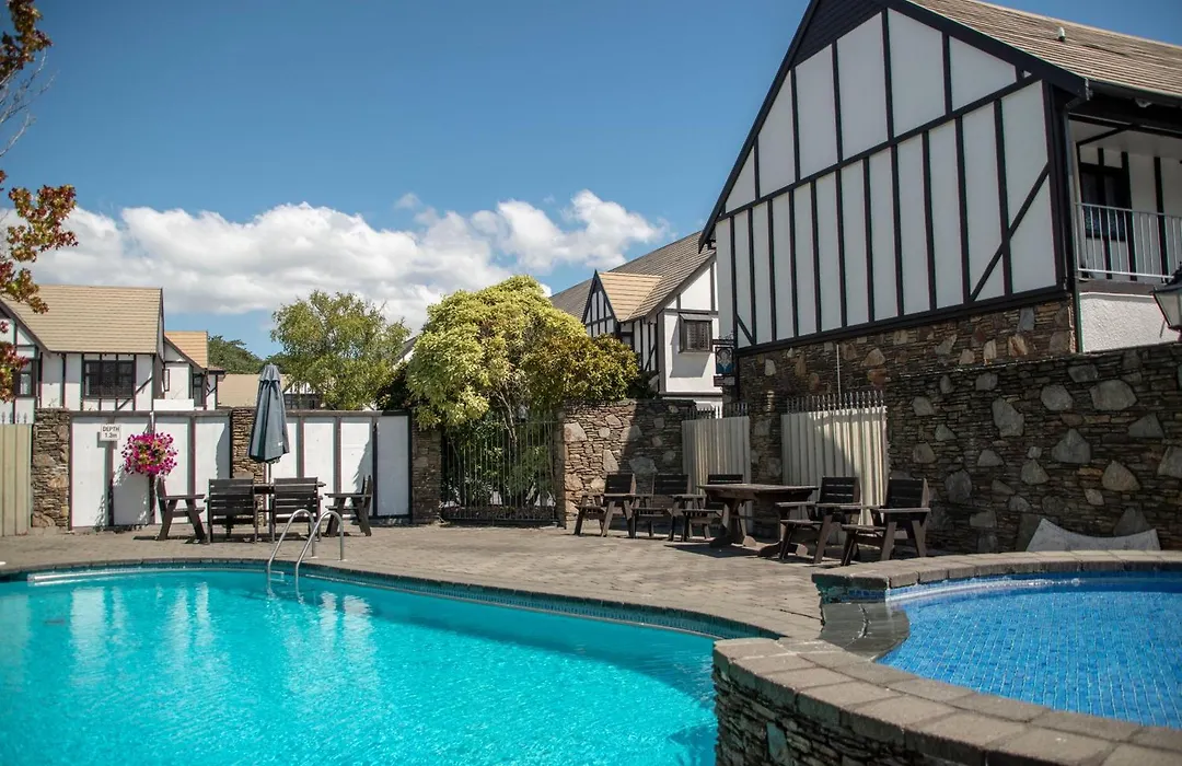 Scenic Hotel Cotswold-1