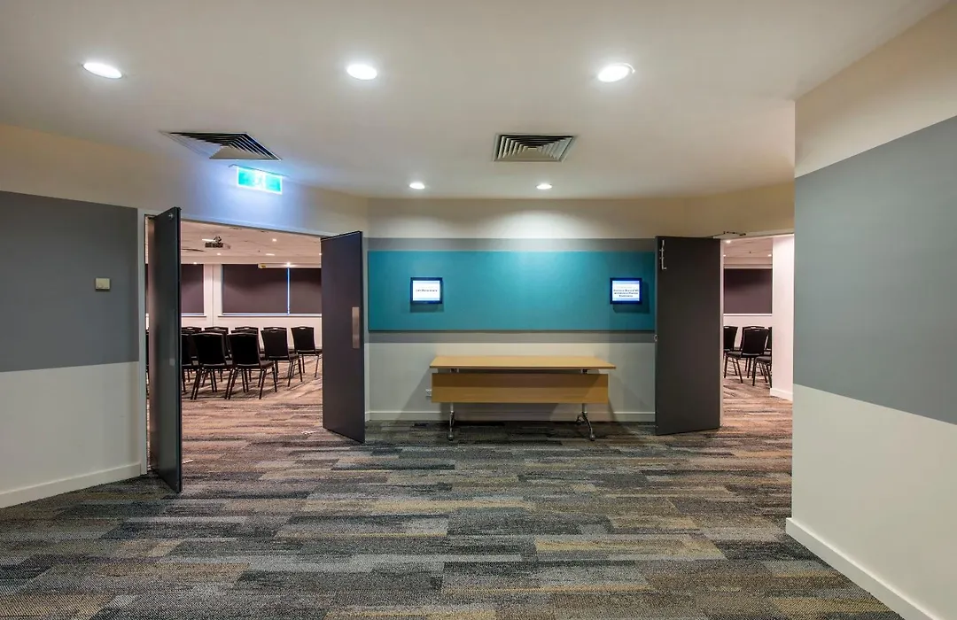 Oaks Perth Hotel-1