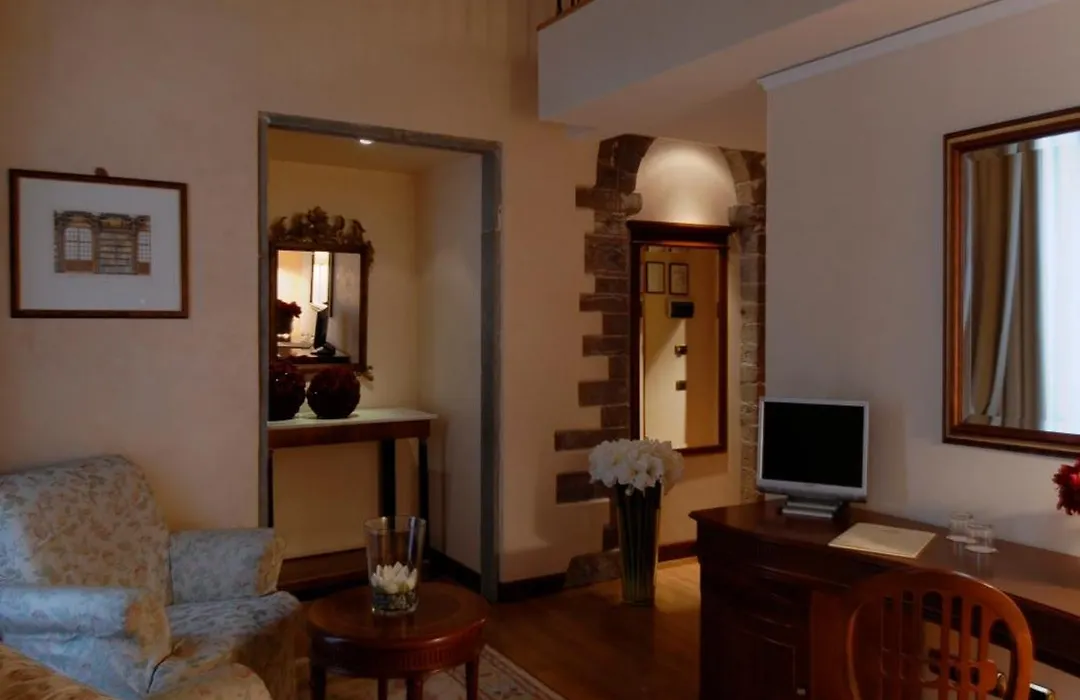 Hotel Degli Orafi-1