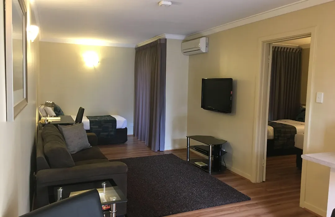 The Peninsula Riverside Serviced Apartments-1