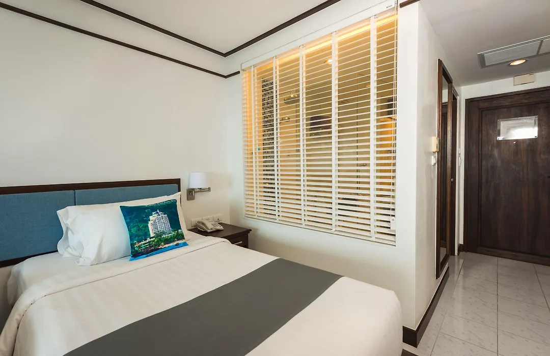 Andaman Beach Suites Hotel, Patong Phuket-1