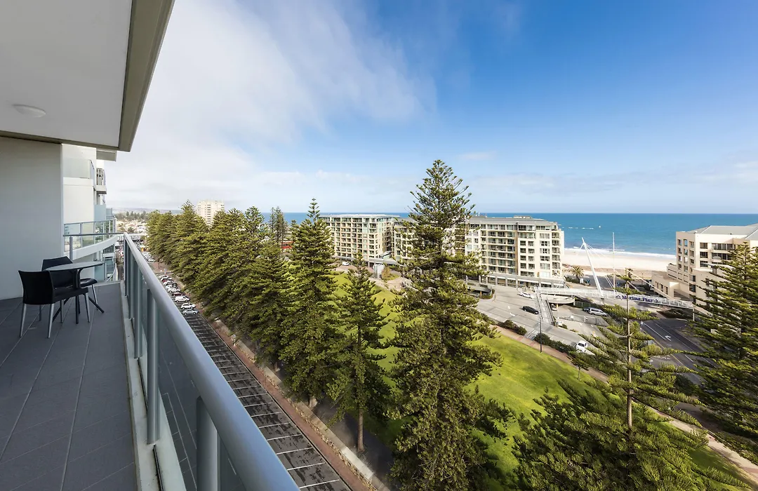 Oaks Glenelg Liberty Suites-1