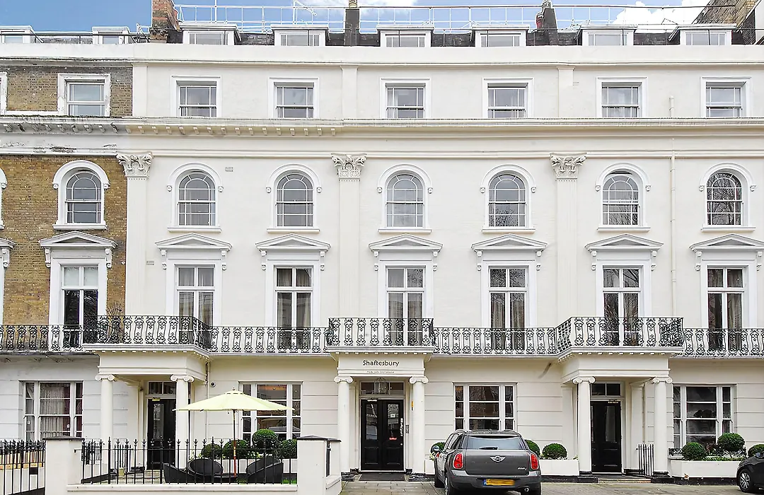 Hyde Park International-1