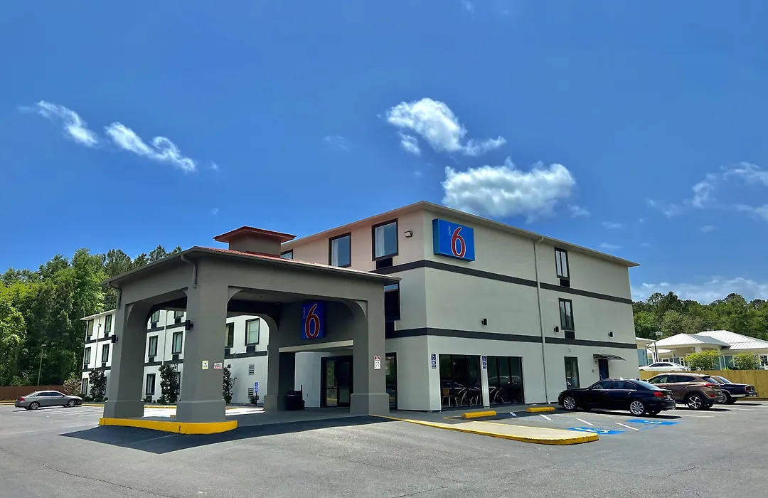Quality Inn & Suites Biloxi - Ocean Springs-1