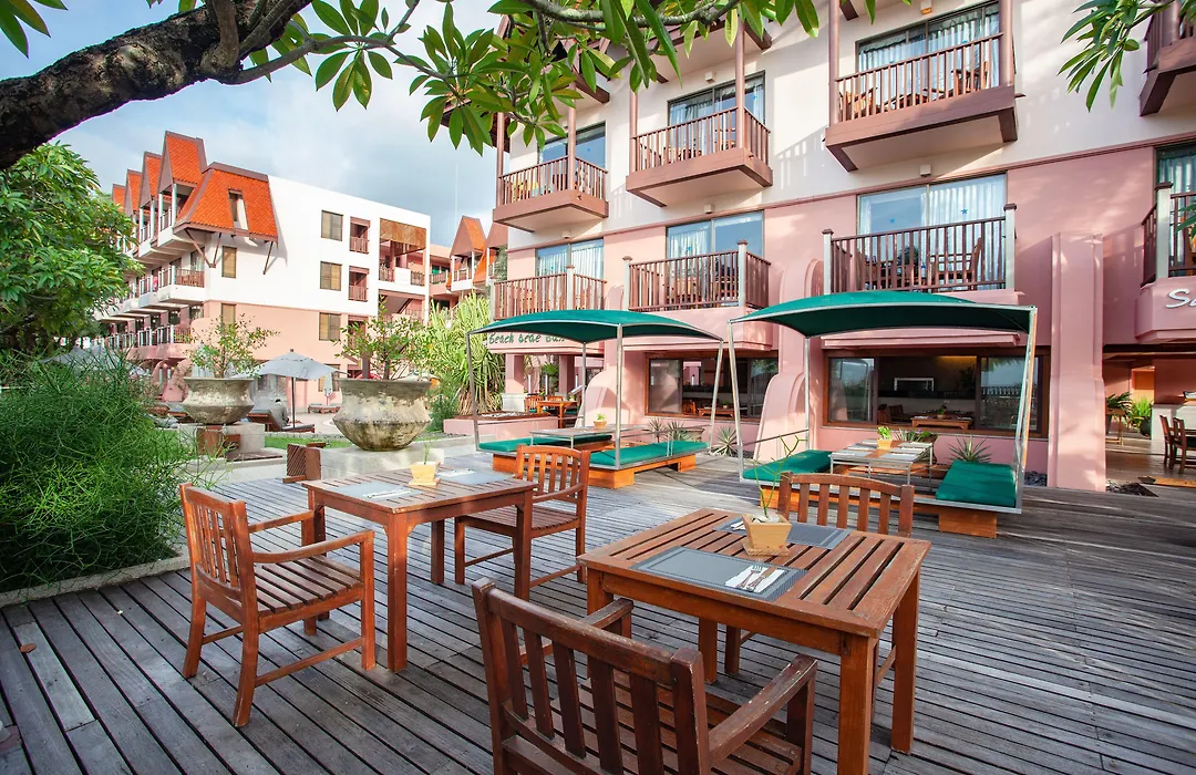 Seaview Patong Hotel-1