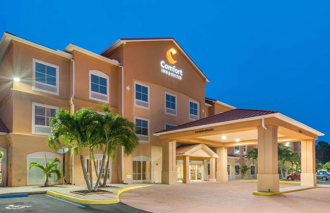 Comfort Inn & Suites Fort Myers Airport-1