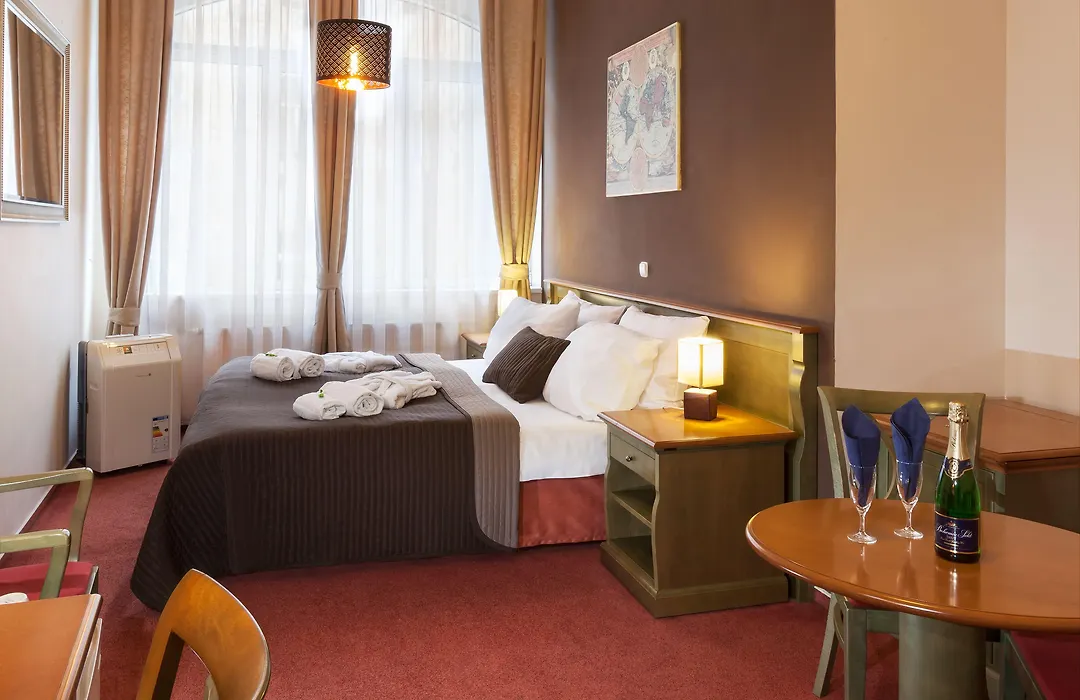 Augustus Et Otto Hotel-1