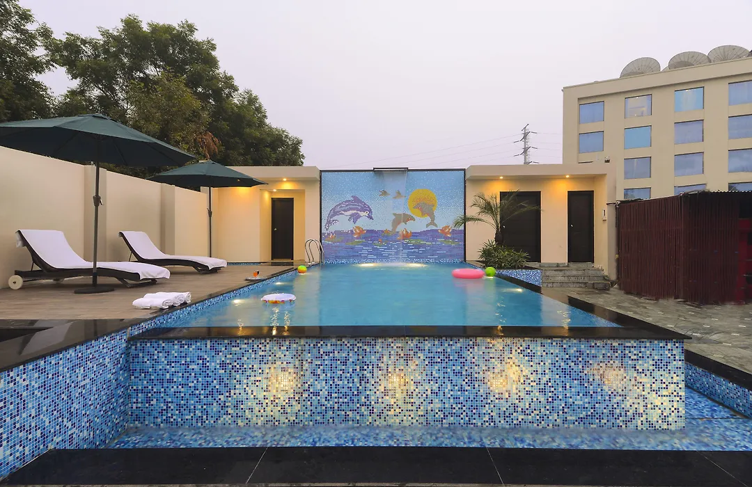 Royale Sarovar Portico Agra-1