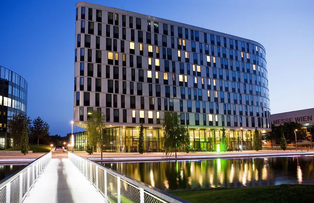 Courtyard By Marriott Vienna Prater/Messe-1