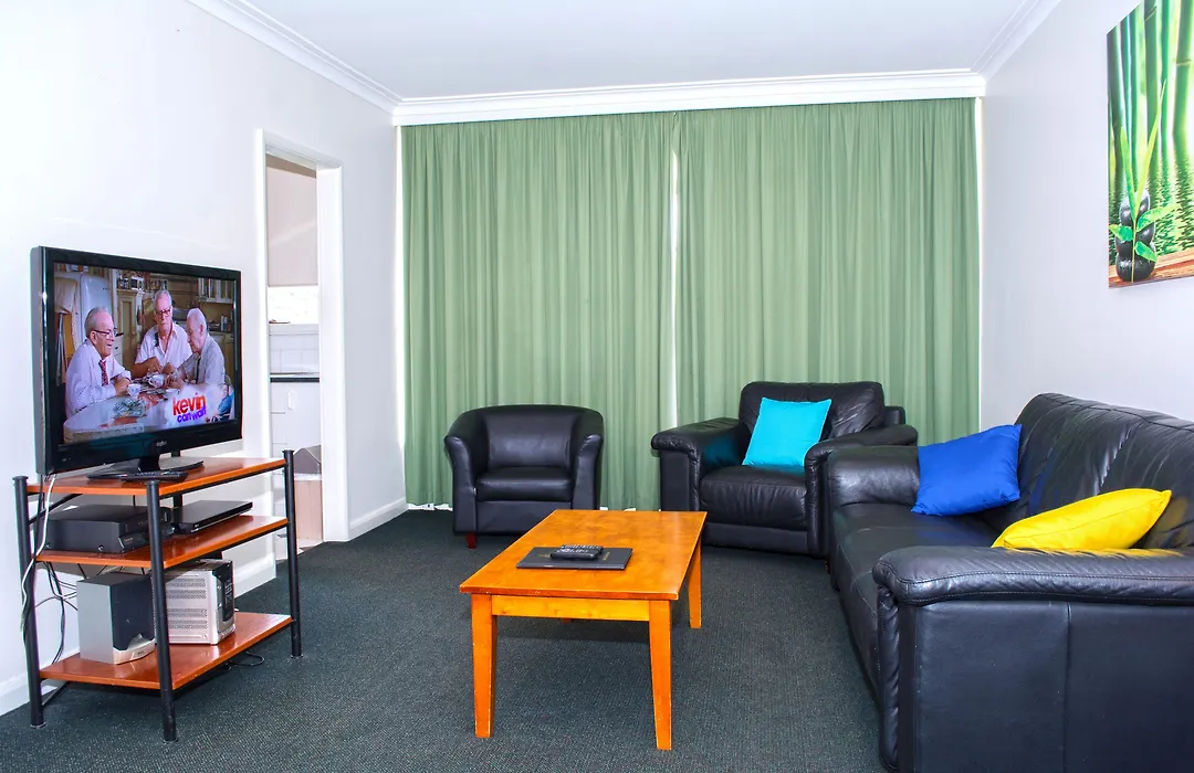 Alexander Motor Inn-1