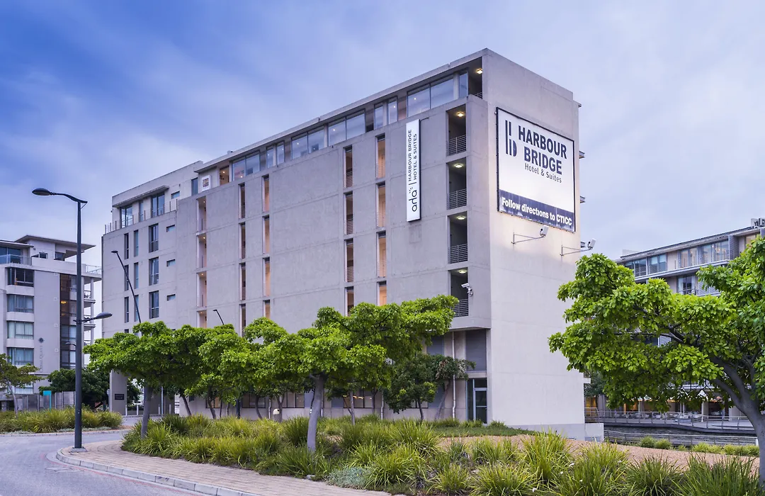 Aha Harbour Bridge Hotel & Suites-1