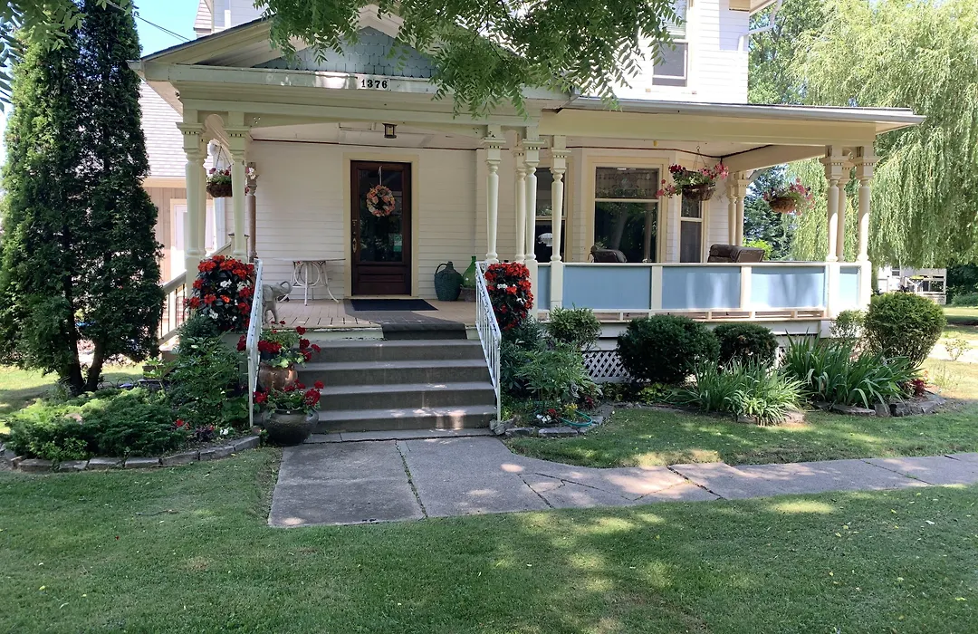 Green Oaks B&B-1