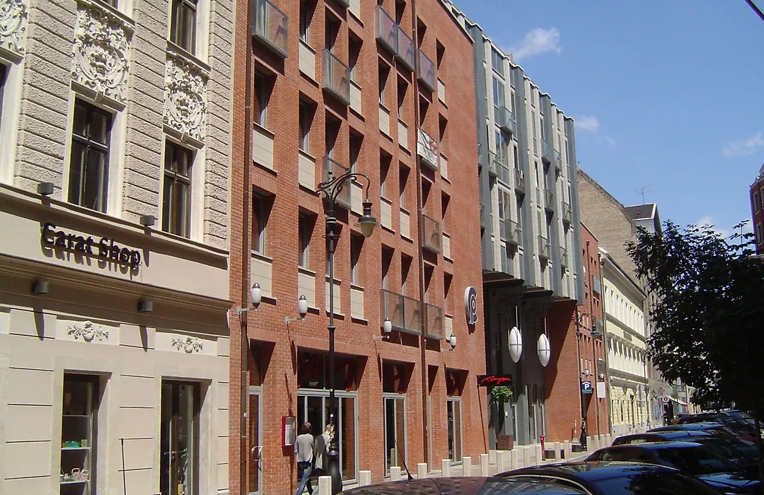 Trendy Deluxe Apartments-1