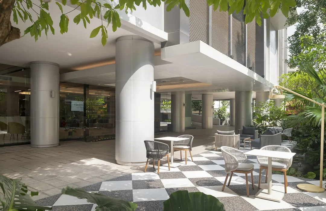 Parkroyal Suites Bangkok-1