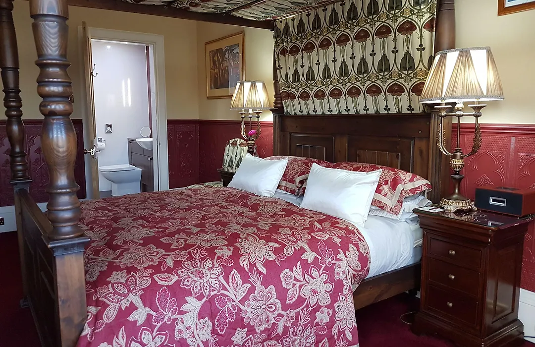 Lauderville Guest House-1