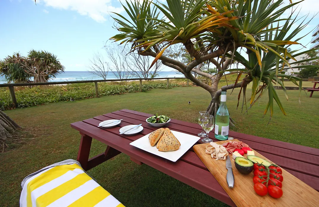 San Simeon Beachfront Apartments Tugun-1