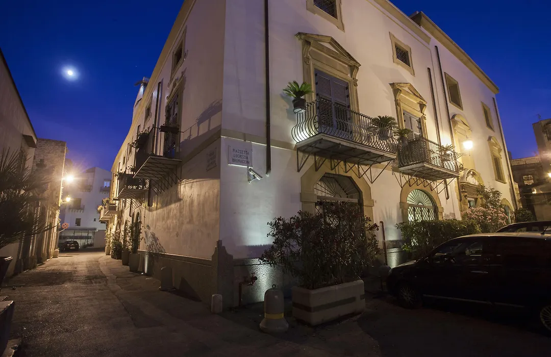 Palazzo Brunaccini Boutique Hotel-1