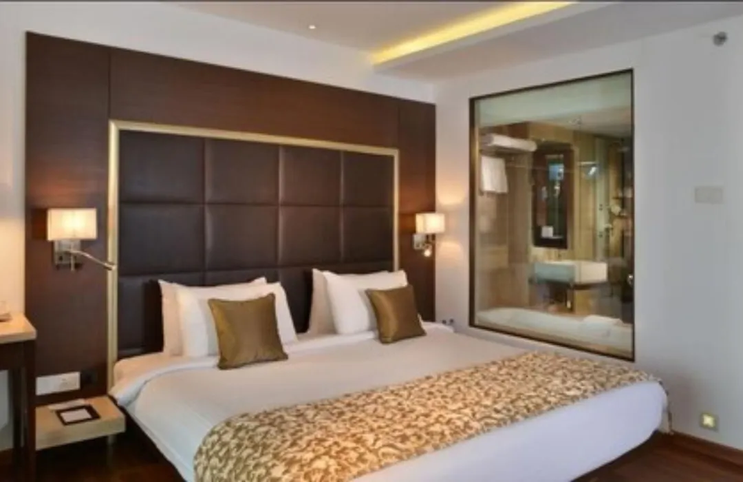 Majestic Court Sarovar Portico-1