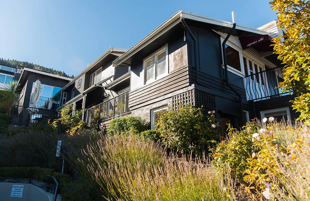 Queenstown House Bed & Breakfast And Apartments-1