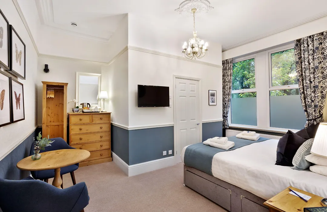Fountains Guest House - Harrogate Stays With Free Parking-1