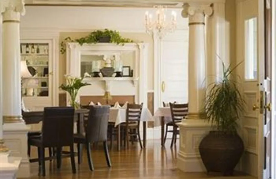1801 First Luxury Inn-1