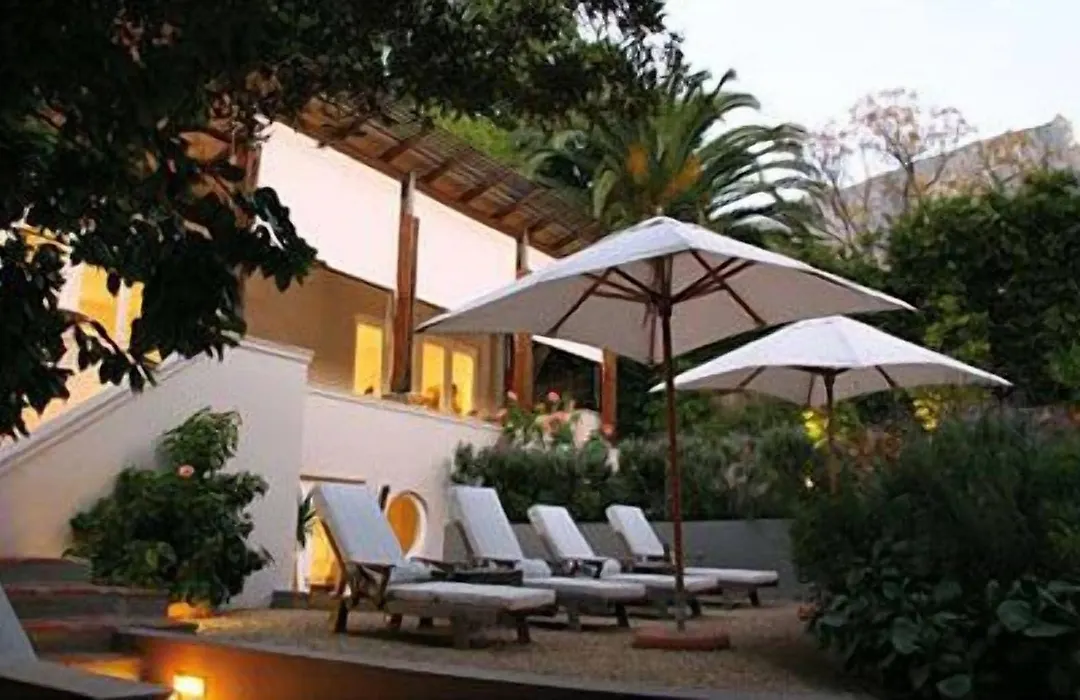 Four Rosmead Boutique Guesthouse-1