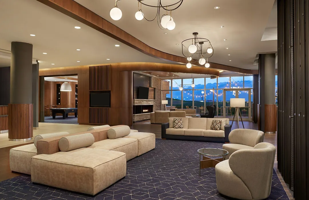Courtyard By Marriott Calgary Airport-1