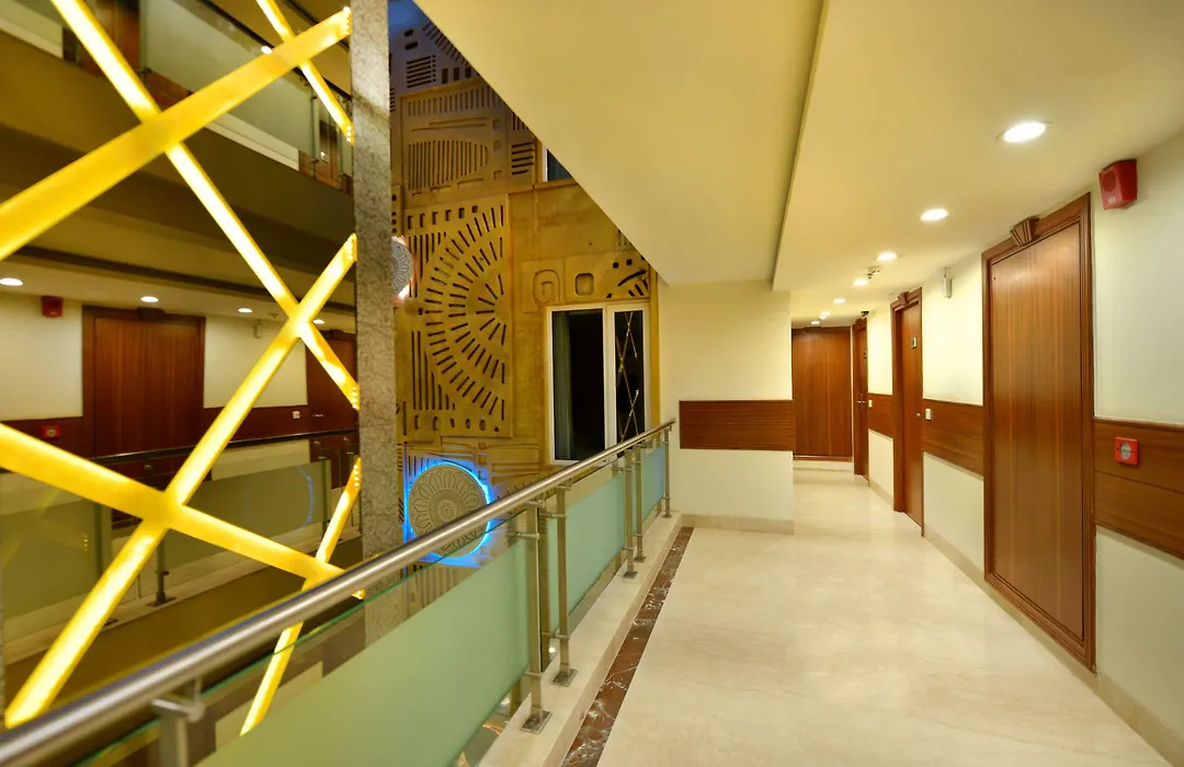 Hotel Regent Grand-1