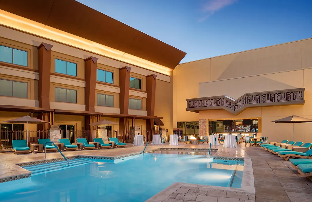 Vee Quiva Hotel & Casino-1