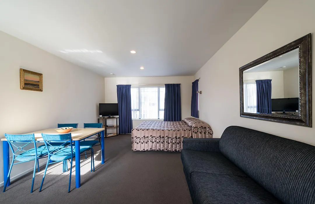 Annabelle Court Motel-1