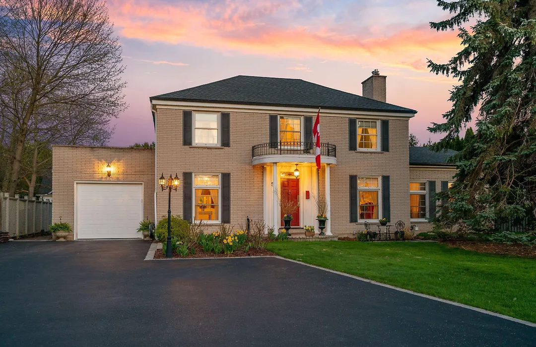 Abacot Hall Bed & Breakfast-1