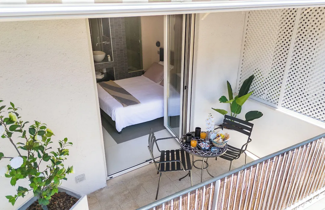 Moai Home-1