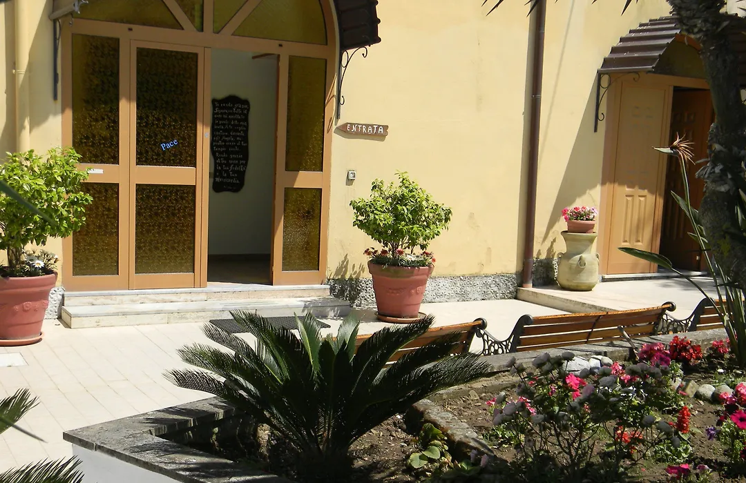 Oasi Madre Della Pace-1