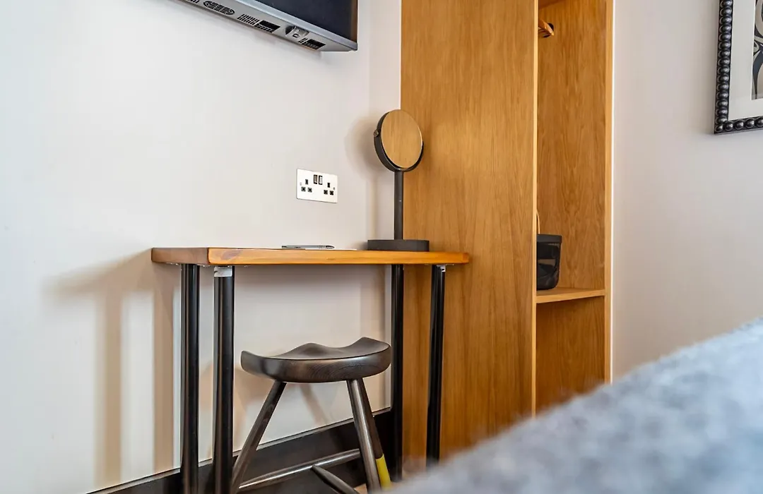 Crescent Place By Mansley-1
